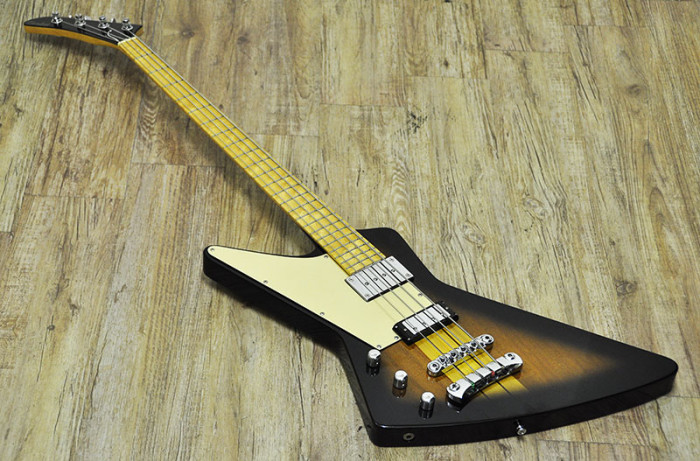 COMBAT GUITARS Explorer BASS
